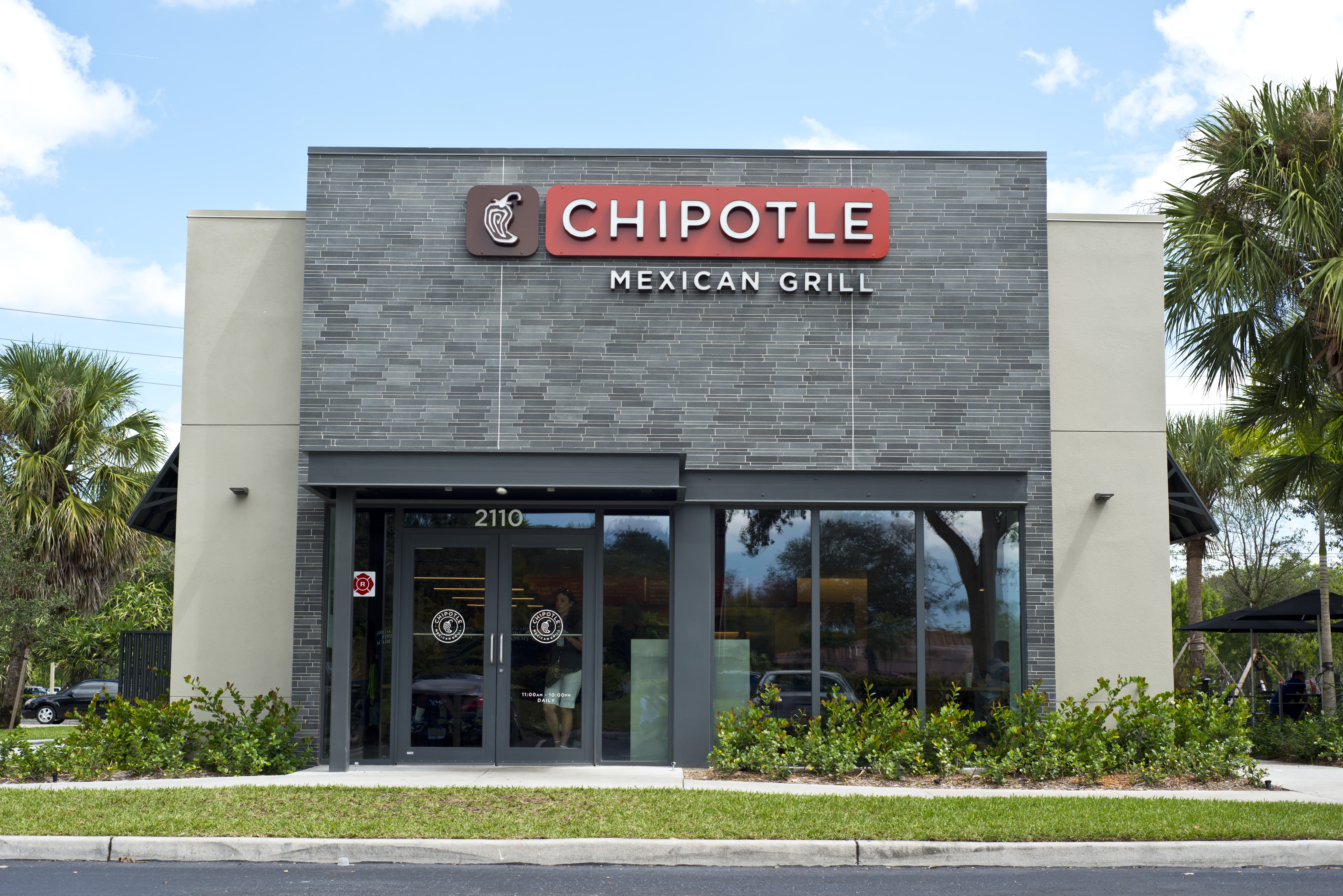 Basalt Mosaic Interlocking Tile on Exterior of Chipotle in Florida